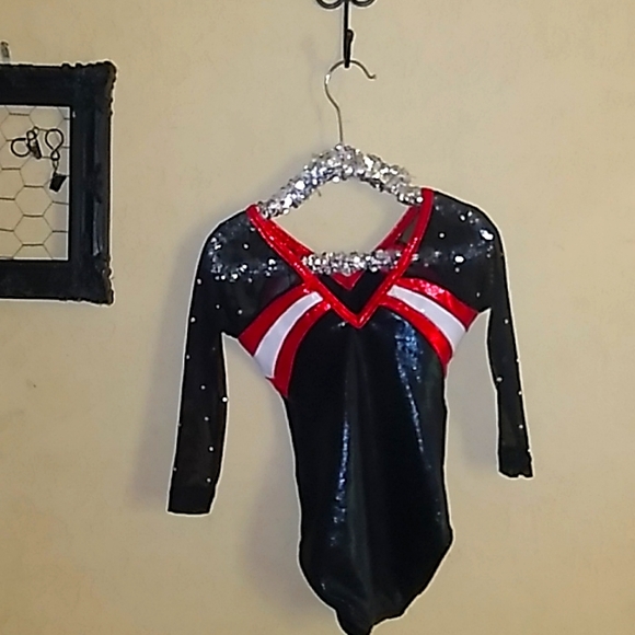 Dance Suit 💃 - Picture 3 of 3